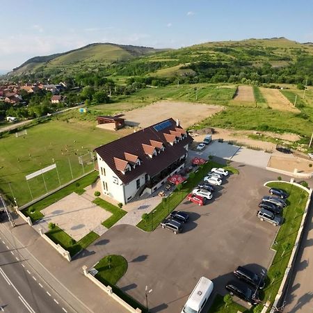 Martini Restaurant & Cazare Sebesel Eksteriør billede