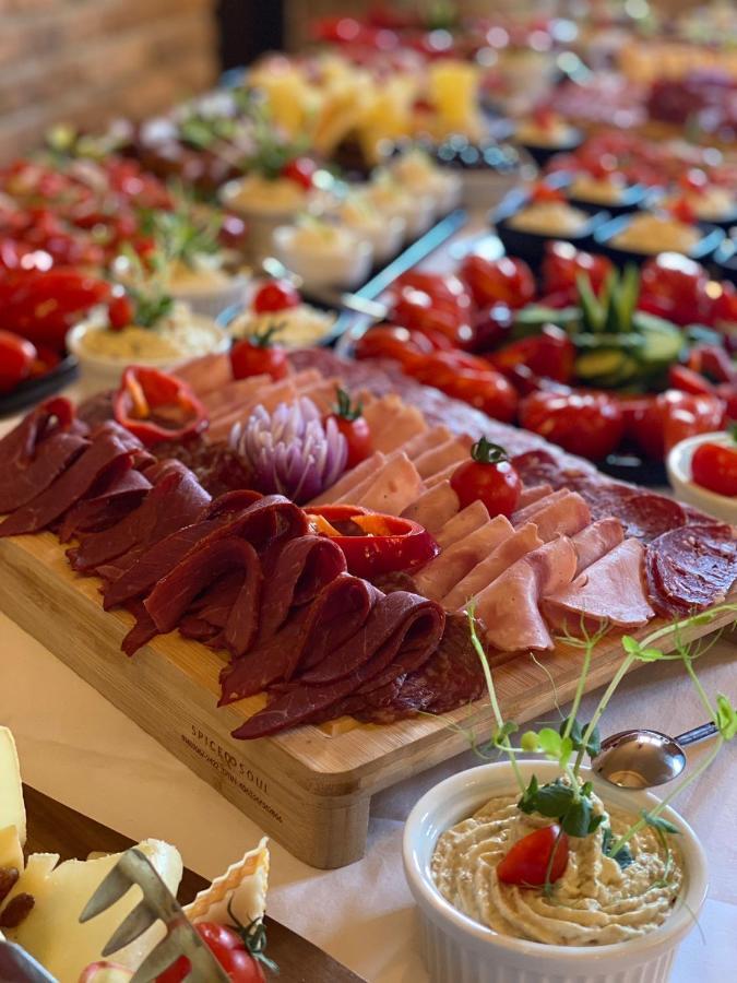 Martini Restaurant & Cazare Sebesel Eksteriør billede