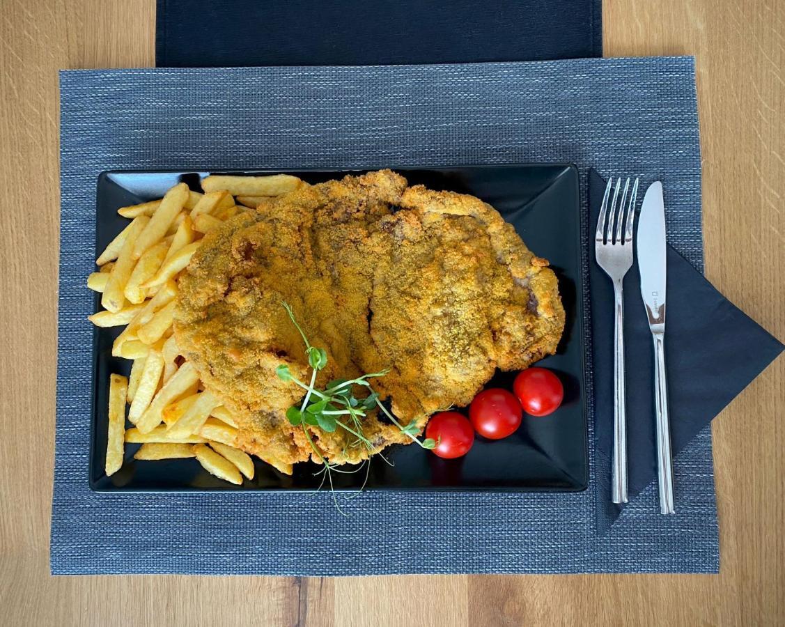 Martini Restaurant & Cazare Sebesel Eksteriør billede